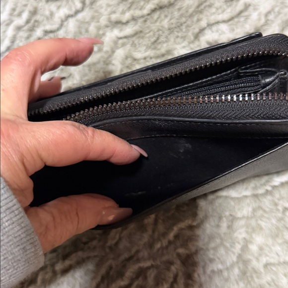 Leopard Print Wallet with Black Accents - Picture 4 of 7